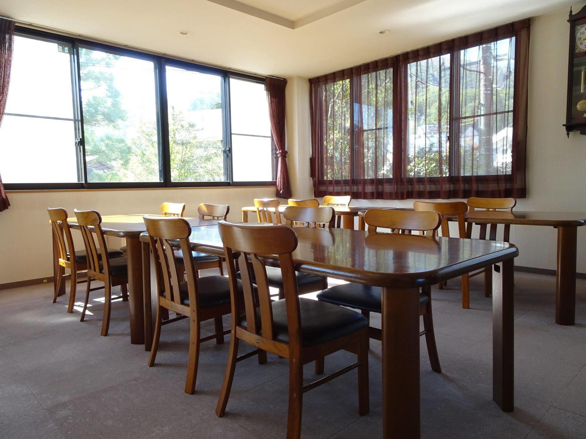 Hakuba Glad Inn Ebisuya Exterior photo